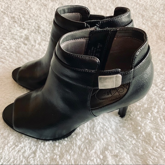 LifeStride Booties - Picture 2 of 7